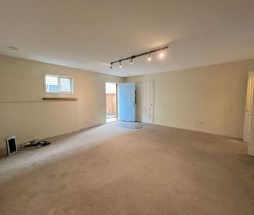 June 1: 2 bedroom, 1 bath walkout suite – Upper Mission - Photo 1