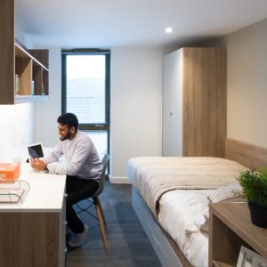 1 Bedroom, 1 Bathroom - Photo 2