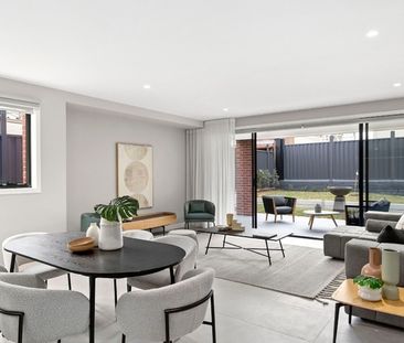 Sophisticated Luxury living - Photo 3