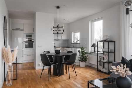 Örebro - 2rok - 6mån - 9.200kr/mån - Photo 2