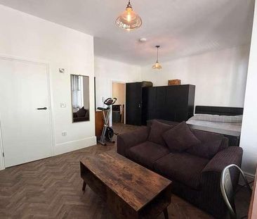 Warwick Gardens, Worthing, BN11 - Photo 1