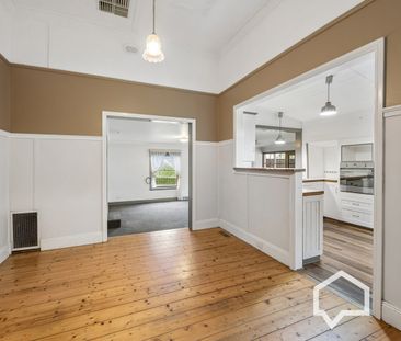 Charming Home close to CBD - Photo 2
