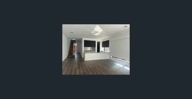 BEAUTIFULLY DESIGNED FOUR BEDROOM TOWNHOUSE – GARDEN MAINTENANCE INCLUDED! | FLARE REAL ESTATE - Photo 1