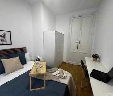 Calle de Trafalgar, Madrid, Community of Madrid 28010 - Photo 5