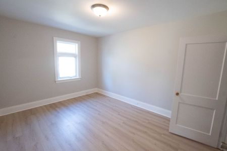 For Lease - 35 Mount Royal Avenue, Toronto, Ontario - Photo 3