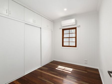 81 Victoria Terrace, Greenslopes QLD 4120 - House For Rent | Domain - Photo 2