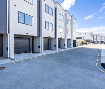 Mangere Bridge, 3 Bedrooms - Photo 2
