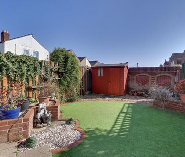 4 bedroom terraced house to rent - Photo 5