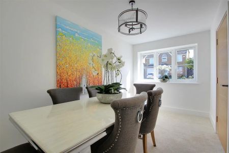Chiswell Green, St Albans - Photo 3