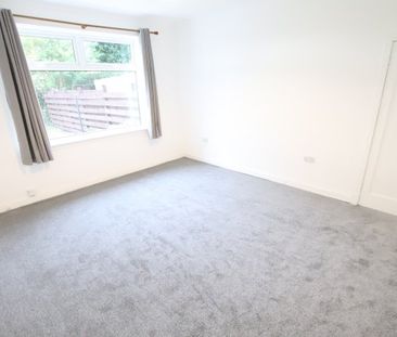 Hillneuk Drive, Bearsden - Photo 1