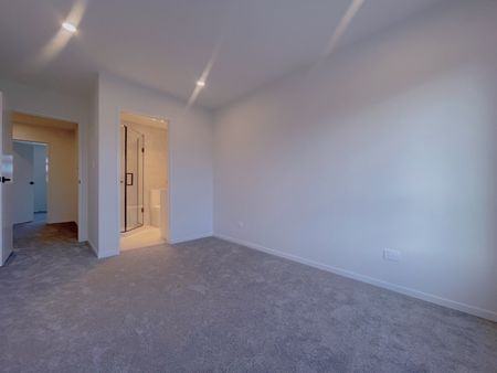 Mt Wellington- NEWLY built sunny THREE bedroom house - Photo 2