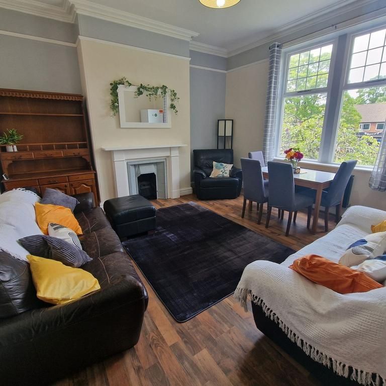 1 bedroom in a flat share to rent - Photo 1