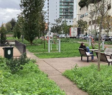 1 room luxury Flat for rent in Campolide, Portugal - Photo 2