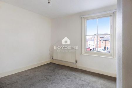 2 bedroom end of terrace house to rent - Photo 3