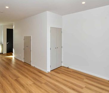 Henderson, 2 bedrooms - Photo 2