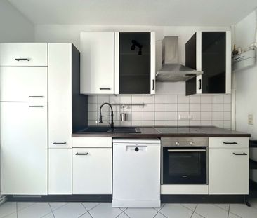 Helle 3 Zimmerwohnung mit Einbauküche und Balkon | Südstadt! - Photo 2