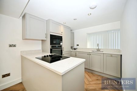 1 bedroom Flat To Let - Photo 3