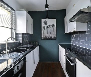 3 bedroom end of terrace house to rent - Photo 5