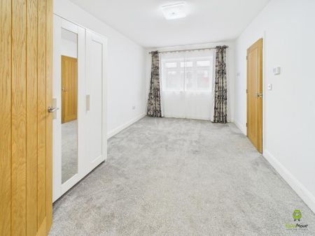 4 bedroom detached house to rent - Photo 3