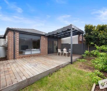 MODERN 3 BEDROOMS IN PRIME CLYDE LOCATION - Photo 6