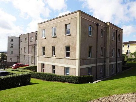 Crosby Hall, Royal Crescent, BS23 - Photo 4