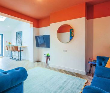 Newley refurbished property close to UHW Room 3 - Photo 2