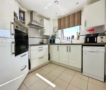 Kings Place, Fleet, Hampshire, GU51 - Photo 6