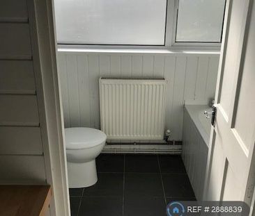 4 bedroom terraced house to rent - Photo 5