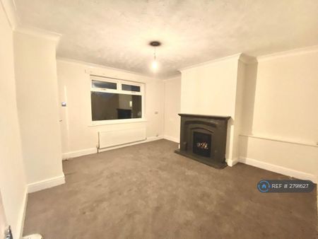 3 bedroom semi-detached house to rent - Photo 3