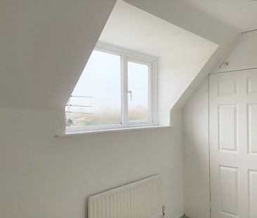 3 bedroom semi detached house to let Near Sidleshamwith peaceful ga... - Photo 1