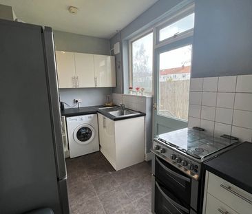 Room in a Shared House, Couples Allowed, SW16 - Photo 3