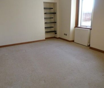 3 bedroom end of terrace house to rent - Photo 4