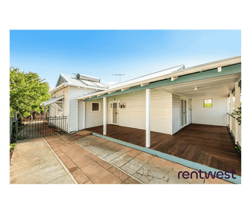 IMMACULATE CHARACTER COTTAGE - Photo 4