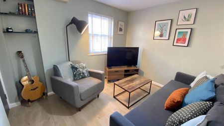 1 bedroom flat to rent - Photo 2