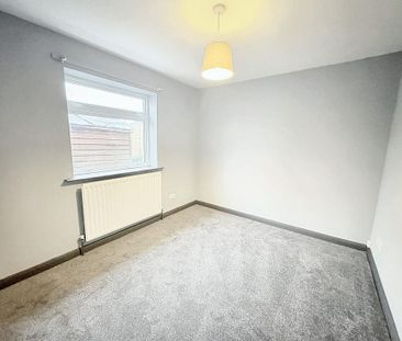 3 bedroom detached bungalow to rent - Photo 4