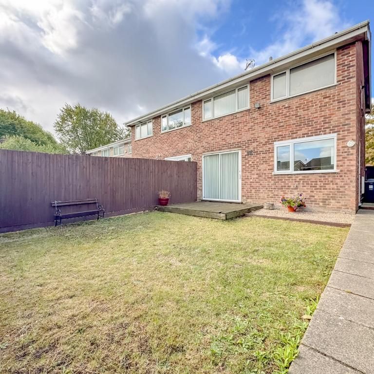 3 bedroom semi-detached house to rent - Photo 1
