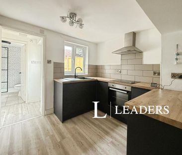 2 bedroom end of terrace house to rent - Photo 2