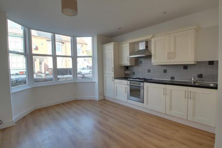 1 bedroom ground floor flat to rent - Photo 5
