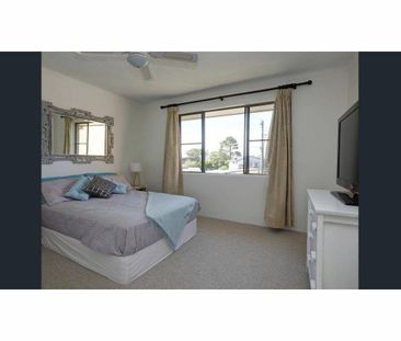 Spacious 2 bedroom Unit In The Heart Of Tuncurry - Photo 2