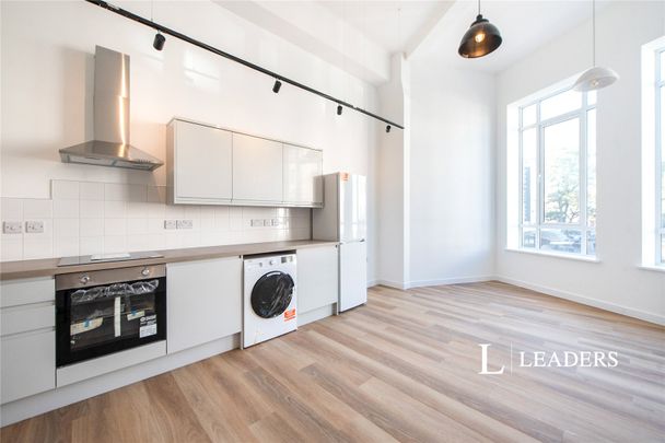 2 bedroom apartment to rent Commercial Road, Portsmouth, Hampshire, PO1 - Photo 1