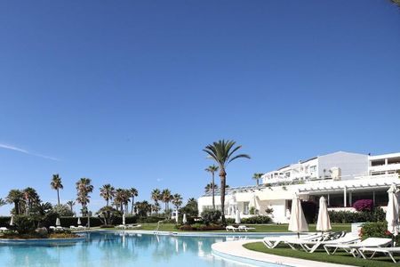 3 bedroom luxury Apartment for rent in Puerto Banus, Andalusia - Photo 4