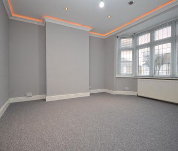 3 bedroom semi-detached house to rent - Photo 6