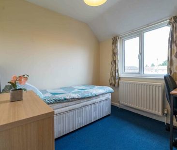 107 Alcuin Avenue - Photo 4