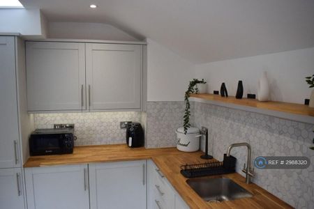 1 bedroom flat to rent - Photo 5
