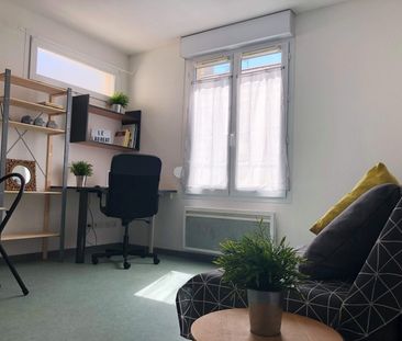 Location Appartement 1 pièce 18m² ST ETIENNE 42000 - Photo 1