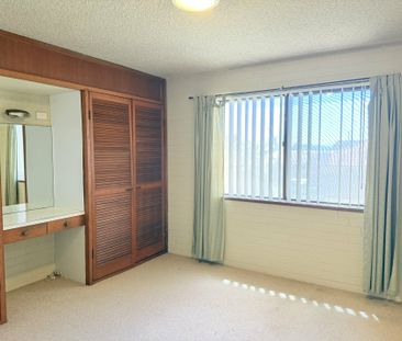 One Bedroom Flat - Photo 2