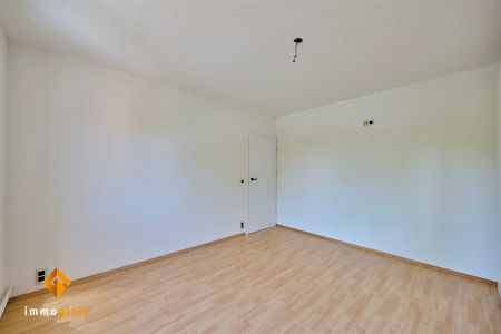 Ruim appartement met 2 tot 3 slpks in het centrum van Hamont! Inclusief garage! - Photo 3