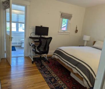 Toronto Furnished House for Rent - Elegant 3 Bed, 2.5 Bath with Pri... - Photo 3