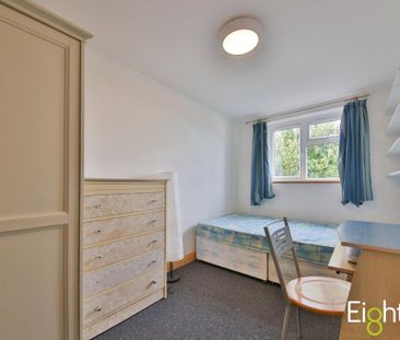 6 bedroom terraced house to rent - Photo 2