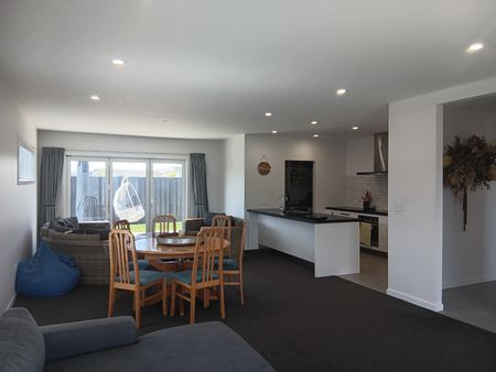 Meech Way, Frimley - Photo 5